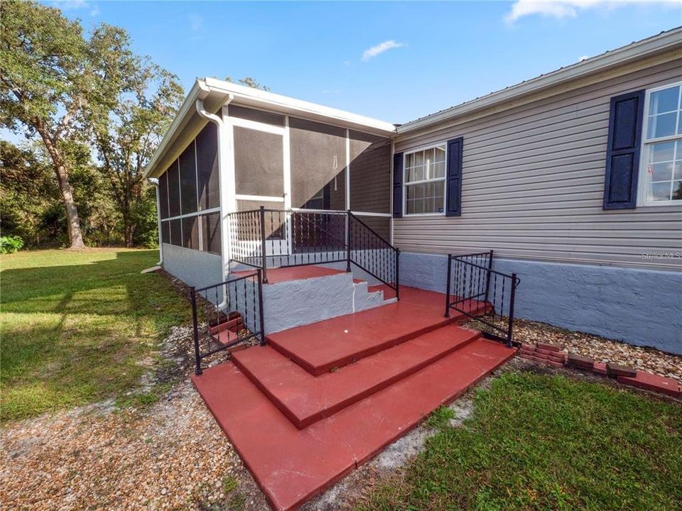 For Sale: $285,000 (4 beds, 2 baths, 2280 Square Feet)