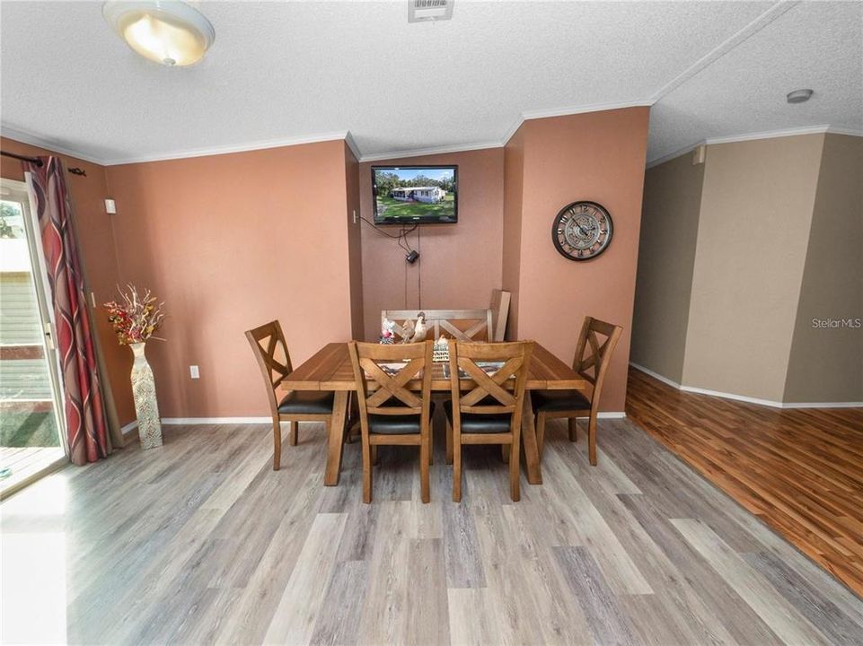 For Sale: $285,000 (4 beds, 2 baths, 2280 Square Feet)