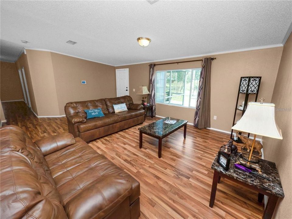 For Sale: $285,000 (4 beds, 2 baths, 2280 Square Feet)