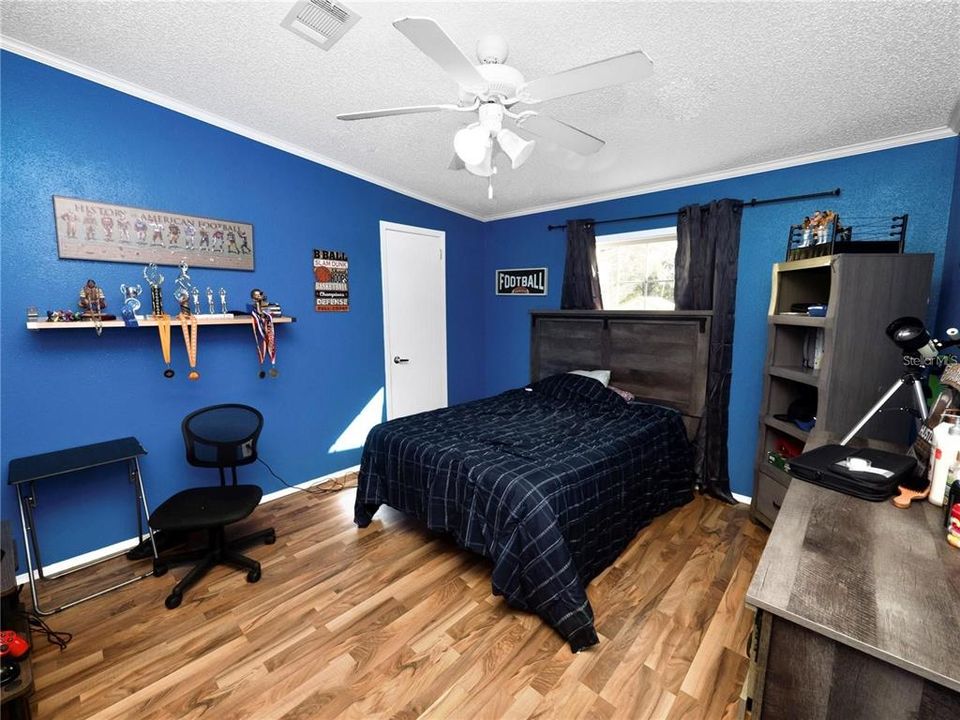 For Sale: $285,000 (4 beds, 2 baths, 2280 Square Feet)