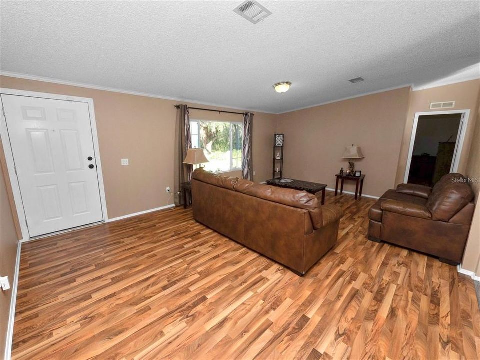 For Sale: $285,000 (4 beds, 2 baths, 2280 Square Feet)