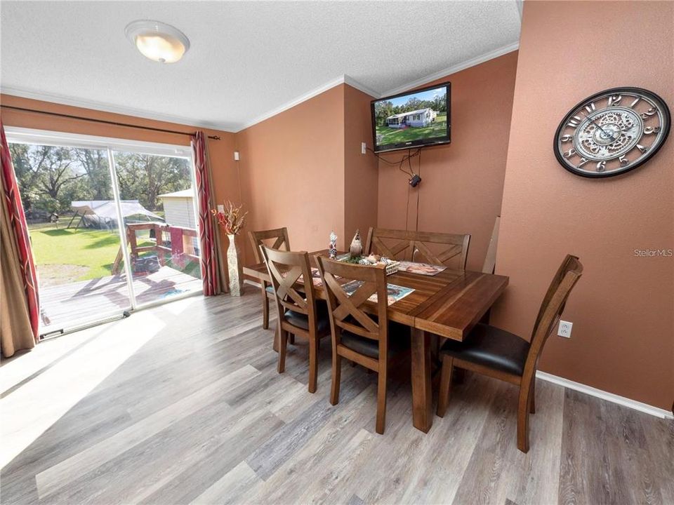 For Sale: $285,000 (4 beds, 2 baths, 2280 Square Feet)