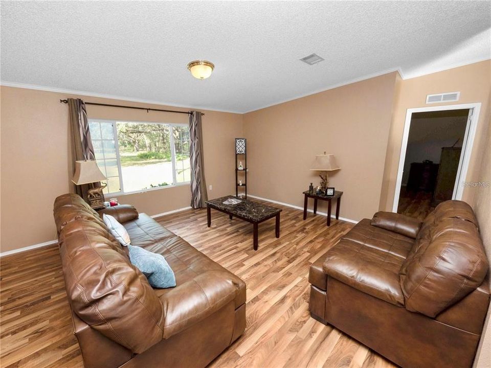 For Sale: $285,000 (4 beds, 2 baths, 2280 Square Feet)