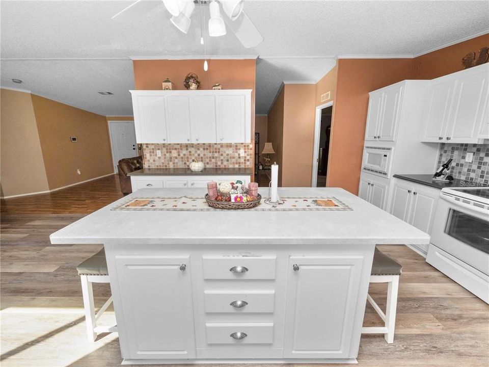 For Sale: $285,000 (4 beds, 2 baths, 2280 Square Feet)