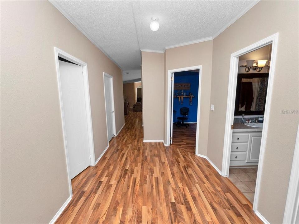 For Sale: $285,000 (4 beds, 2 baths, 2280 Square Feet)