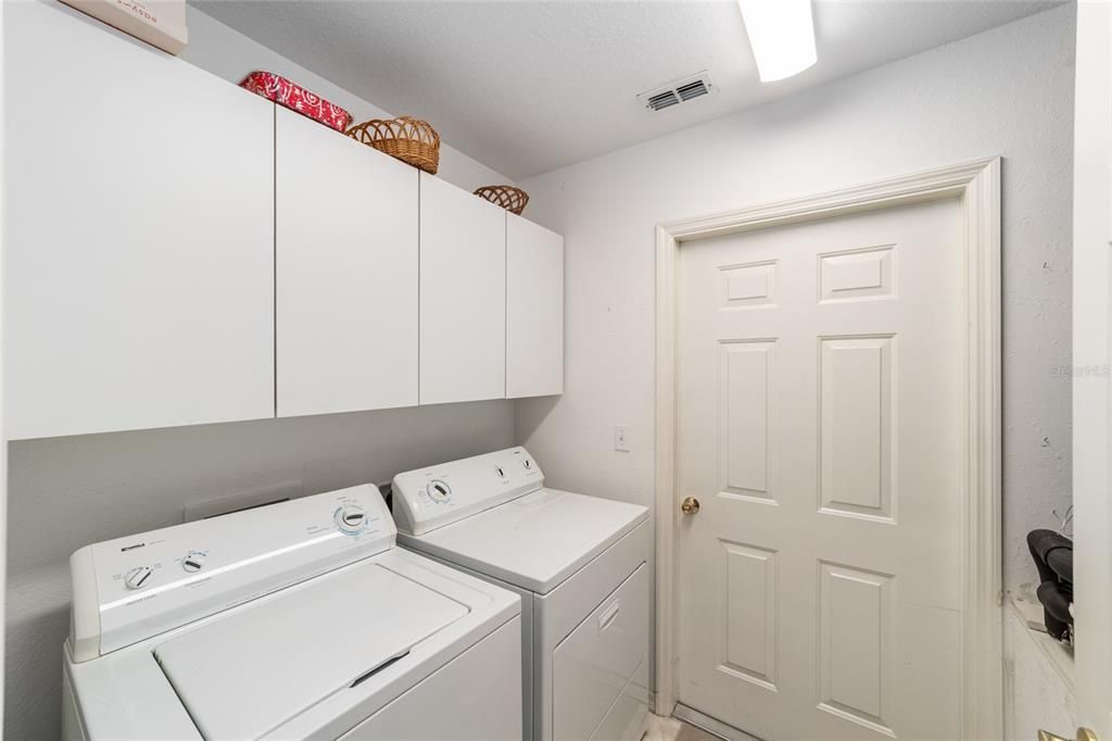 En Venta: $339,900 (3 camas, 2 baños, 2025 Pies cuadrados)