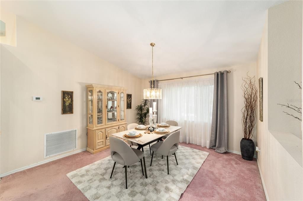 En Venta: $339,900 (3 camas, 2 baños, 2025 Pies cuadrados)