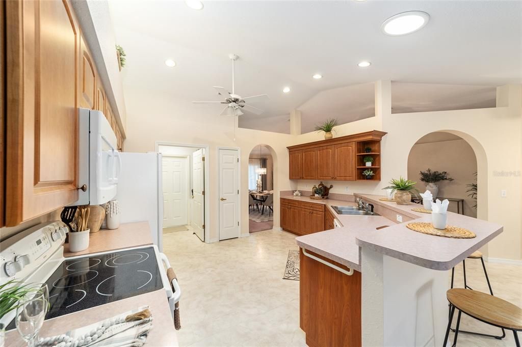 En Venta: $339,900 (3 camas, 2 baños, 2025 Pies cuadrados)