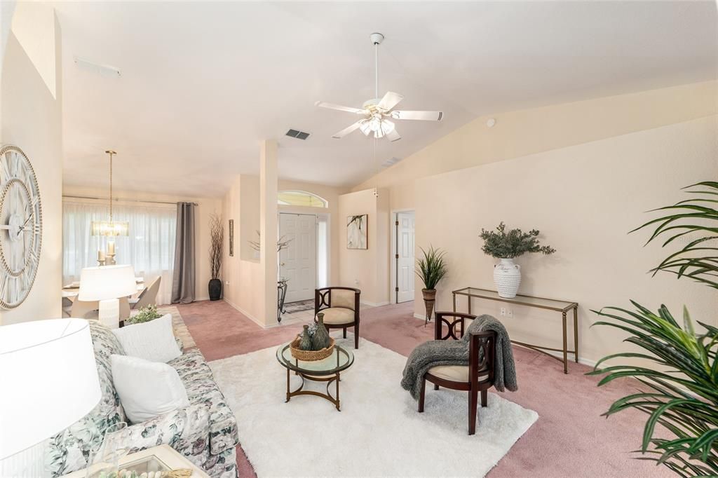 En Venta: $339,900 (3 camas, 2 baños, 2025 Pies cuadrados)