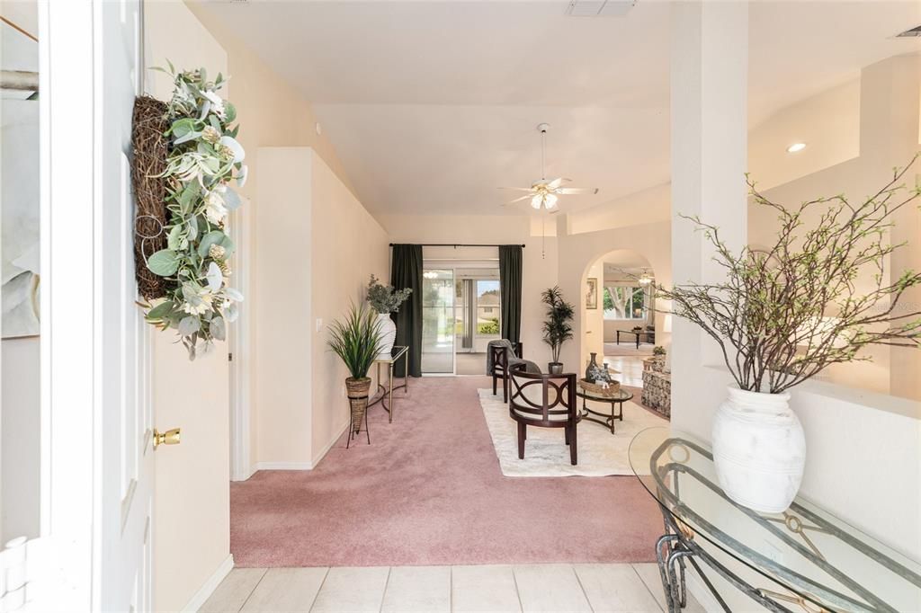 En Venta: $339,900 (3 camas, 2 baños, 2025 Pies cuadrados)