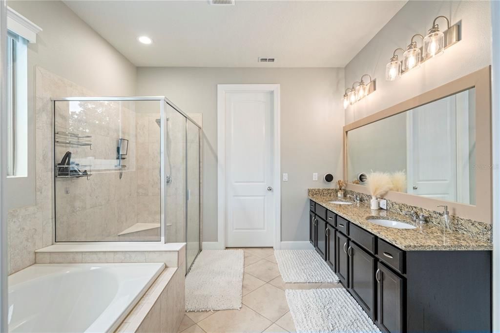 For Sale: $677,500 (4 beds, 3 baths, 3544 Square Feet)