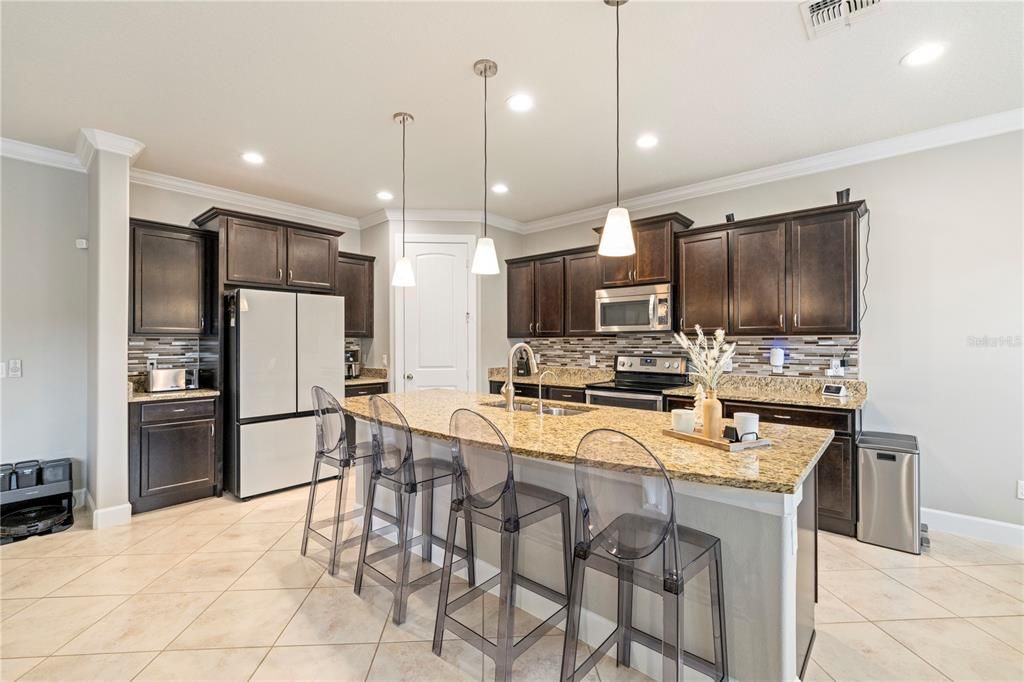 For Sale: $677,500 (4 beds, 3 baths, 3544 Square Feet)