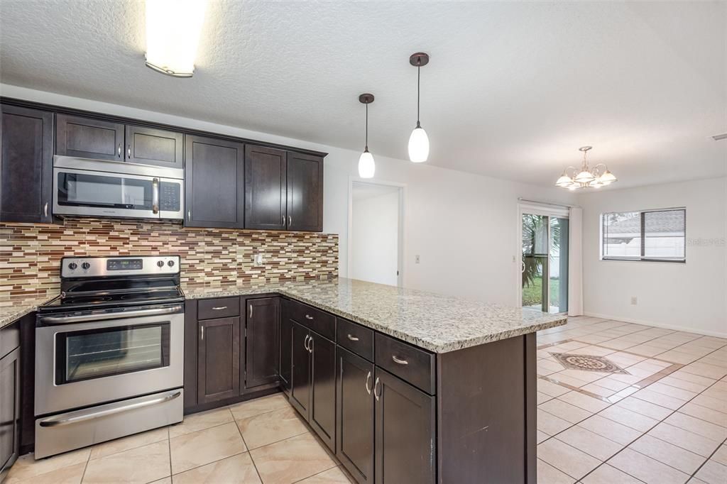 For Sale: $290,000 (3 beds, 2 baths, 1497 Square Feet)