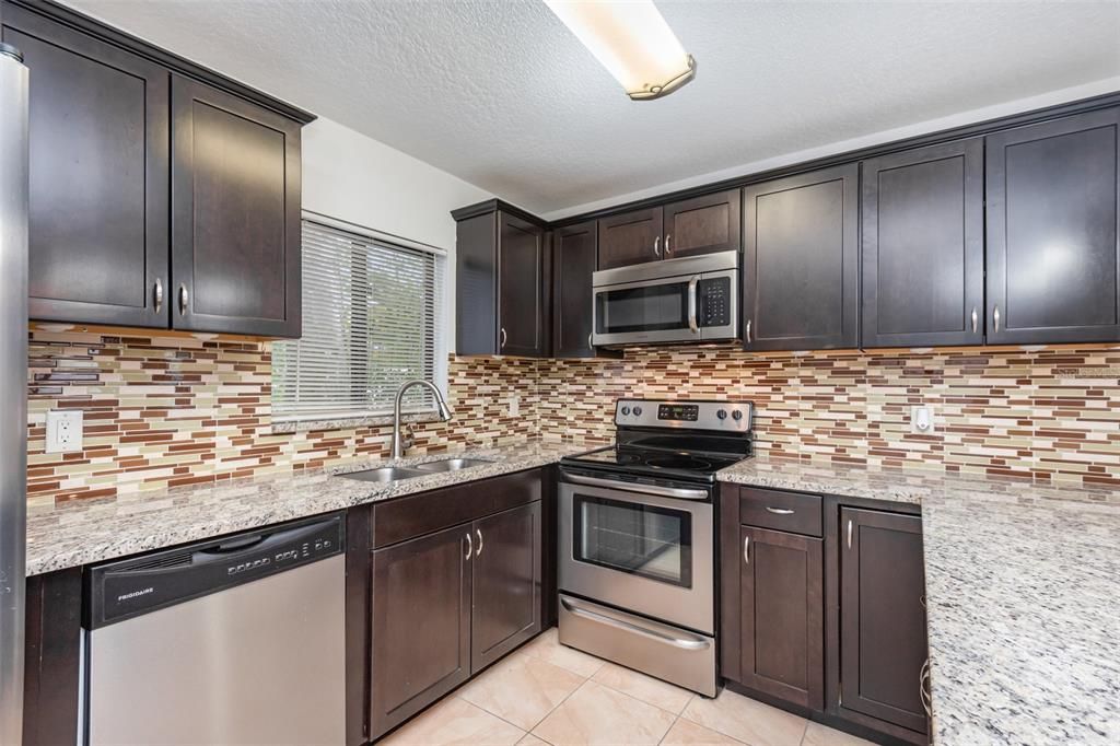 For Sale: $290,000 (3 beds, 2 baths, 1497 Square Feet)