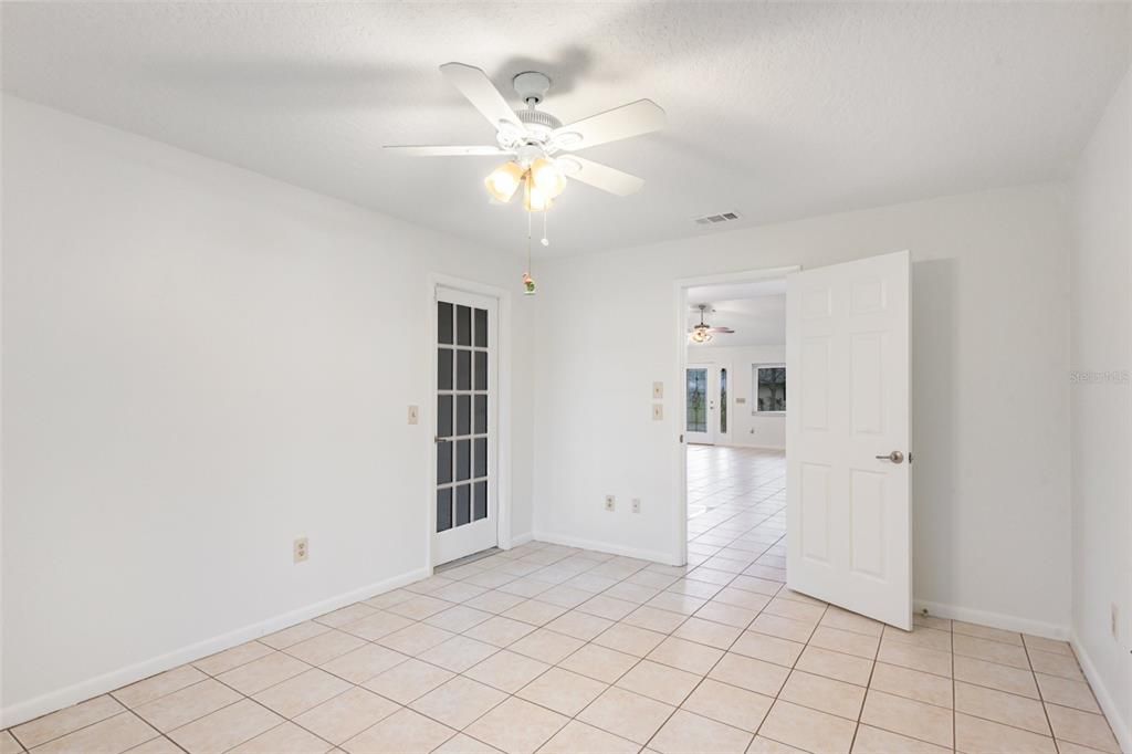 For Sale: $290,000 (3 beds, 2 baths, 1497 Square Feet)