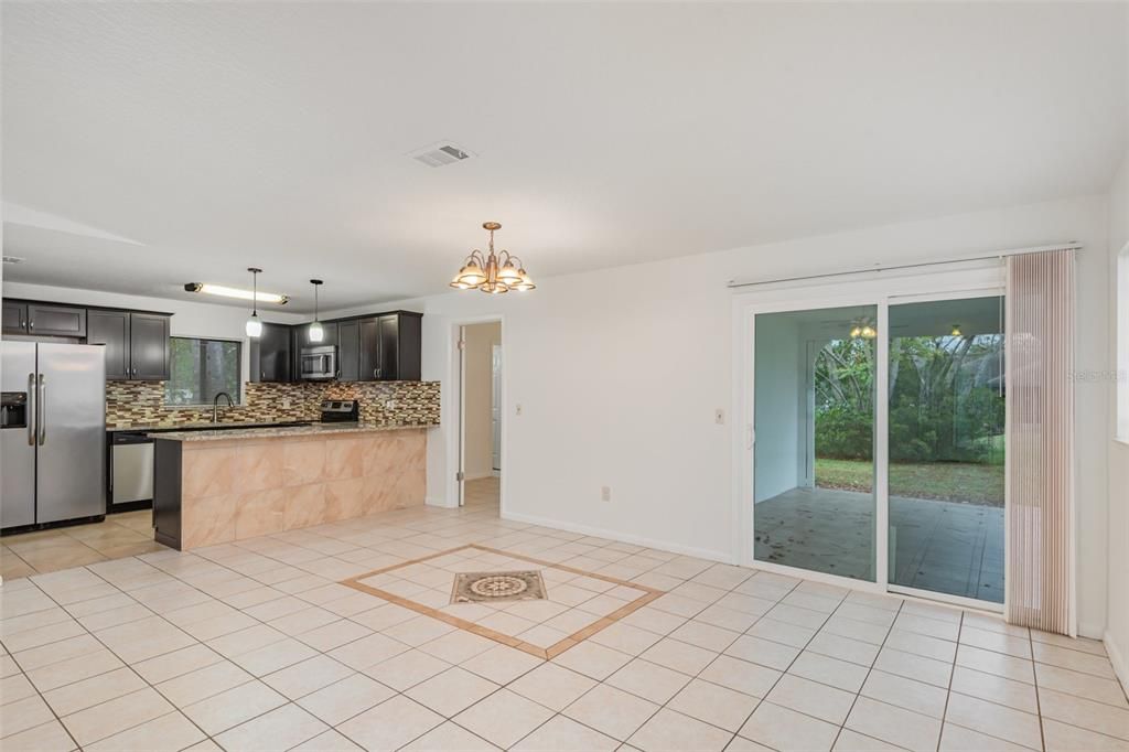 For Sale: $290,000 (3 beds, 2 baths, 1497 Square Feet)