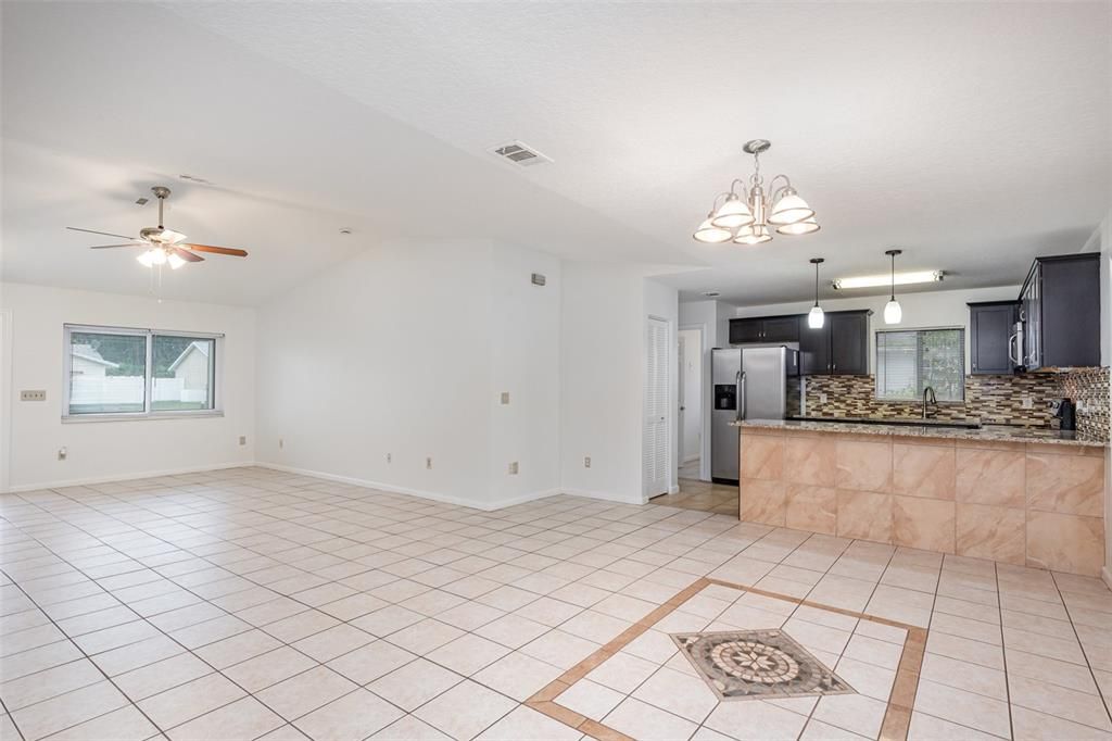 For Sale: $290,000 (3 beds, 2 baths, 1497 Square Feet)