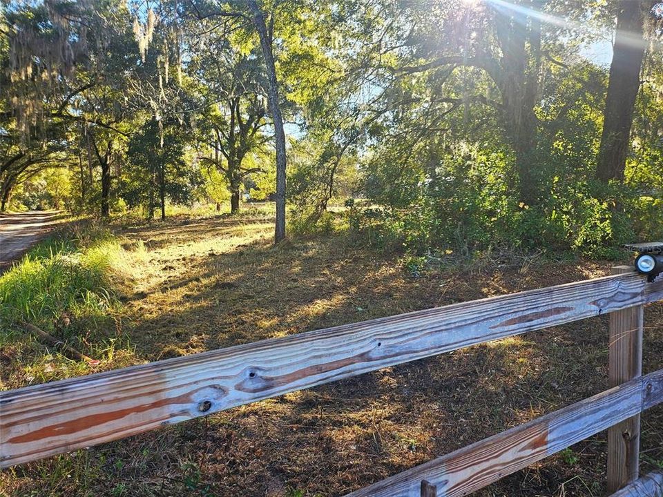 待售: $150,000 (1.14 acres)