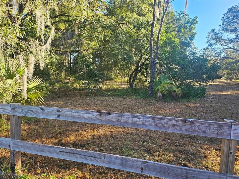 待售: $150,000 (1.14 acres)