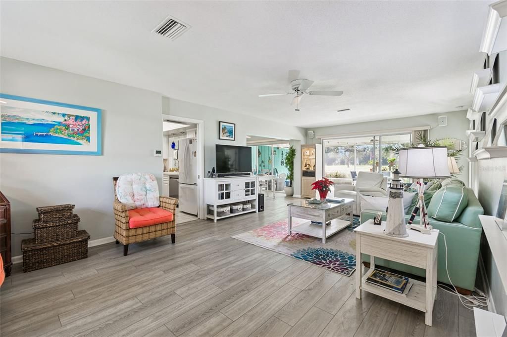 待售: $315,000 (2 贝兹, 2 浴室, 1350 平方英尺)