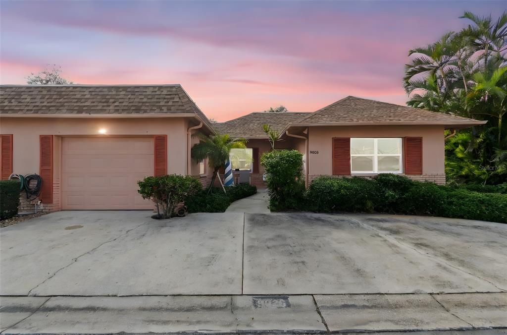 待售: $315,000 (2 贝兹, 2 浴室, 1350 平方英尺)