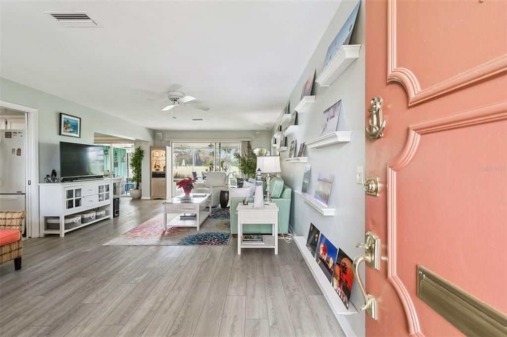 待售: $315,000 (2 贝兹, 2 浴室, 1350 平方英尺)