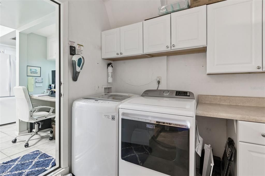 待售: $315,000 (2 贝兹, 2 浴室, 1350 平方英尺)