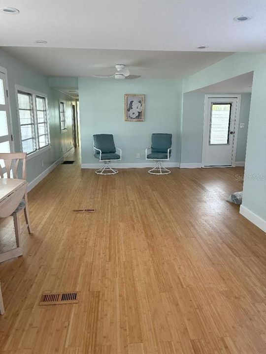 待售: $119,000 (2 贝兹, 1 浴室, 792 平方英尺)