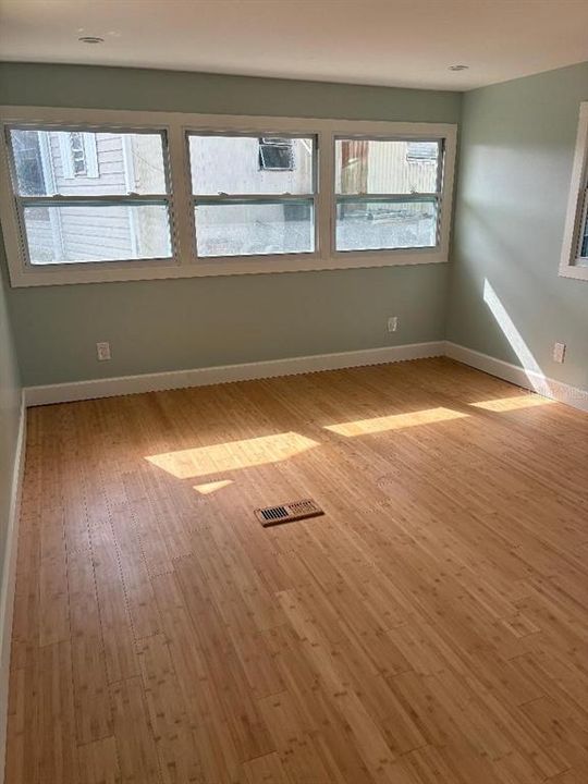 待售: $119,000 (2 贝兹, 1 浴室, 792 平方英尺)