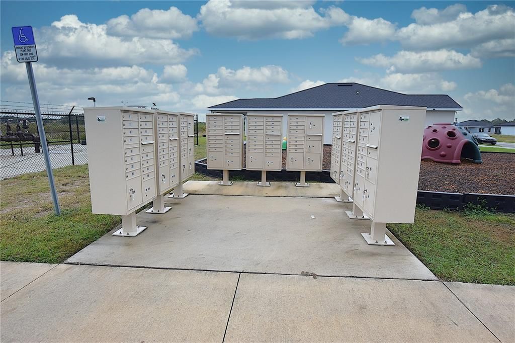 En Renta: $2,375 (4 camas, 2 baños, 2640 Pies cuadrados)