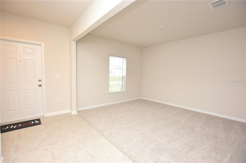 En Renta: $2,375 (4 camas, 2 baños, 2640 Pies cuadrados)