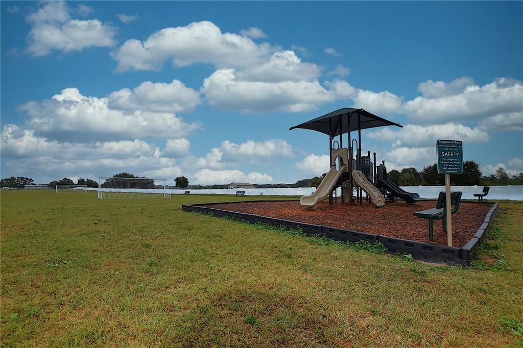 En Renta: $2,375 (4 camas, 2 baños, 2640 Pies cuadrados)