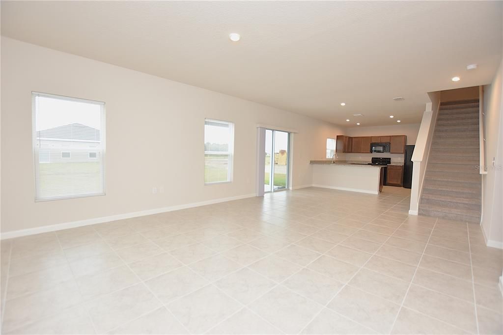 En Renta: $2,375 (4 camas, 2 baños, 2640 Pies cuadrados)