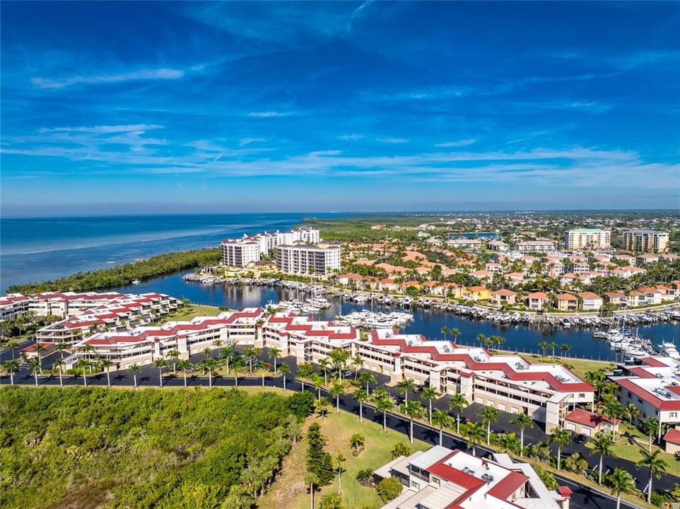 待售: $450,000 (3 贝兹, 2 浴室, 2592 平方英尺)