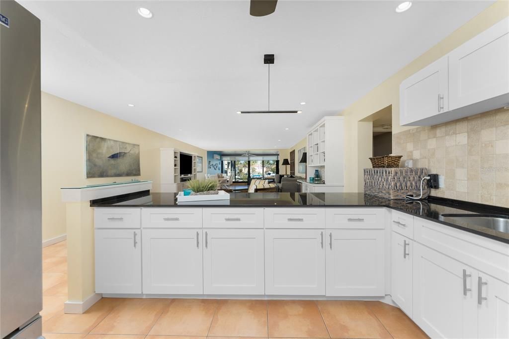 待售: $450,000 (3 贝兹, 2 浴室, 2592 平方英尺)