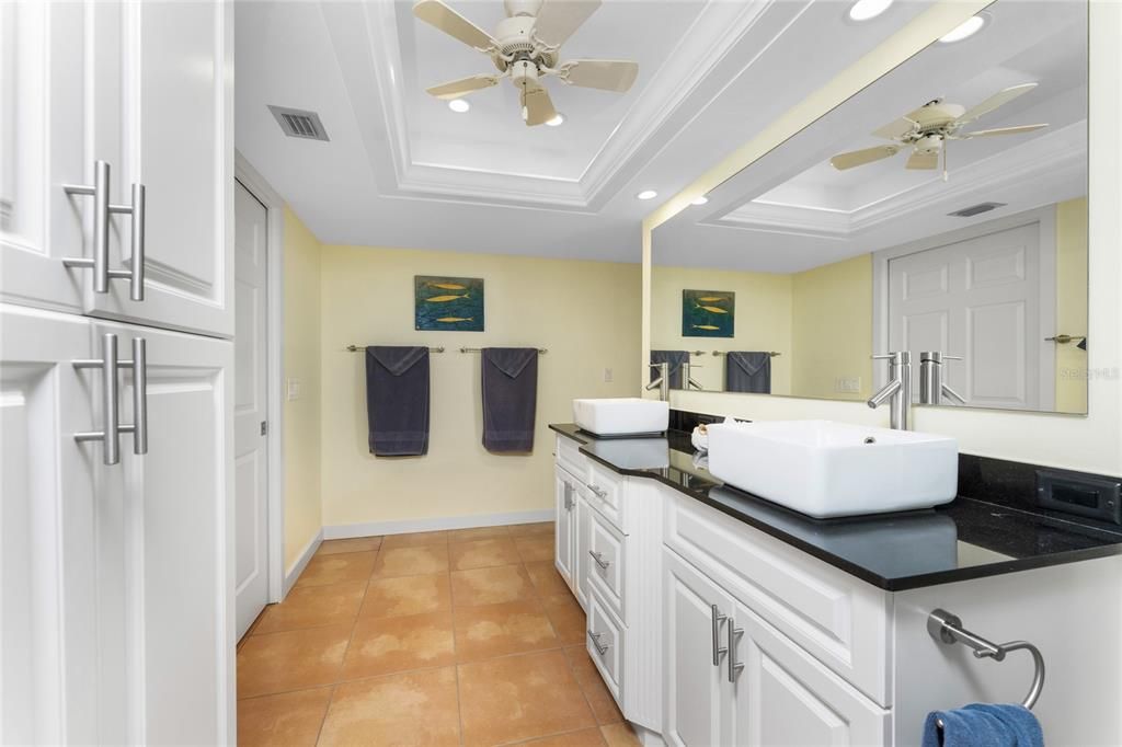 待售: $450,000 (3 贝兹, 2 浴室, 2592 平方英尺)