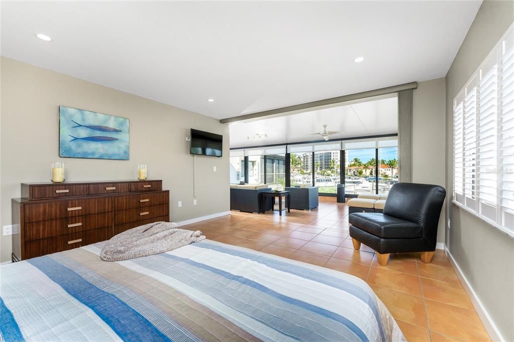 待售: $450,000 (3 贝兹, 2 浴室, 2592 平方英尺)