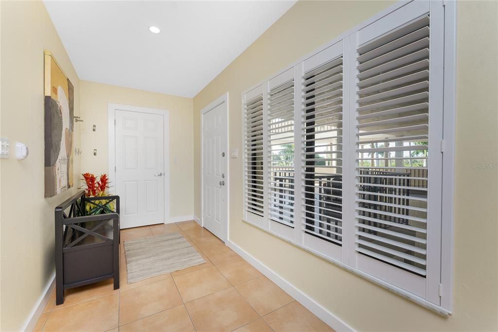 待售: $450,000 (3 贝兹, 2 浴室, 2592 平方英尺)