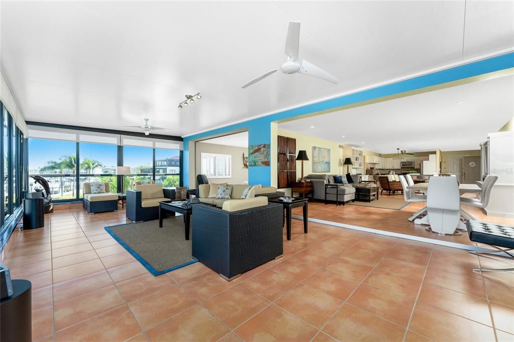 待售: $450,000 (3 贝兹, 2 浴室, 2592 平方英尺)