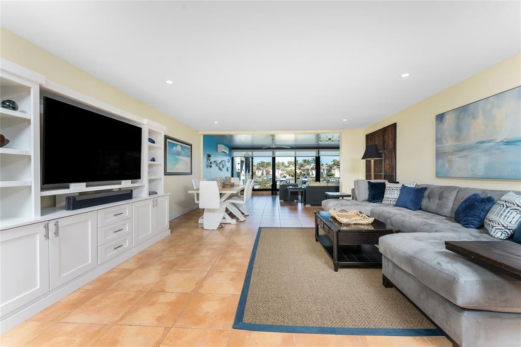 待售: $450,000 (3 贝兹, 2 浴室, 2592 平方英尺)