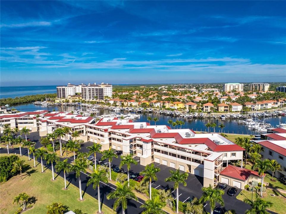 待售: $450,000 (3 贝兹, 2 浴室, 2592 平方英尺)