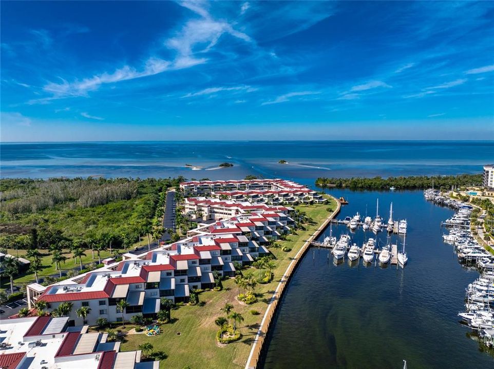 待售: $450,000 (3 贝兹, 2 浴室, 2592 平方英尺)