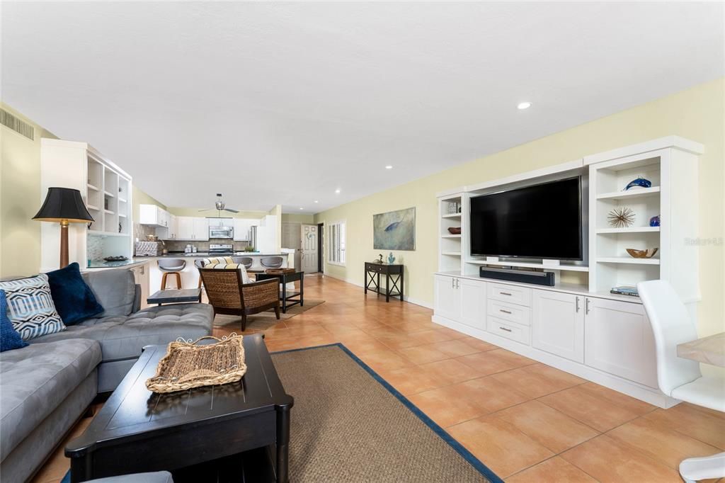 待售: $450,000 (3 贝兹, 2 浴室, 2592 平方英尺)