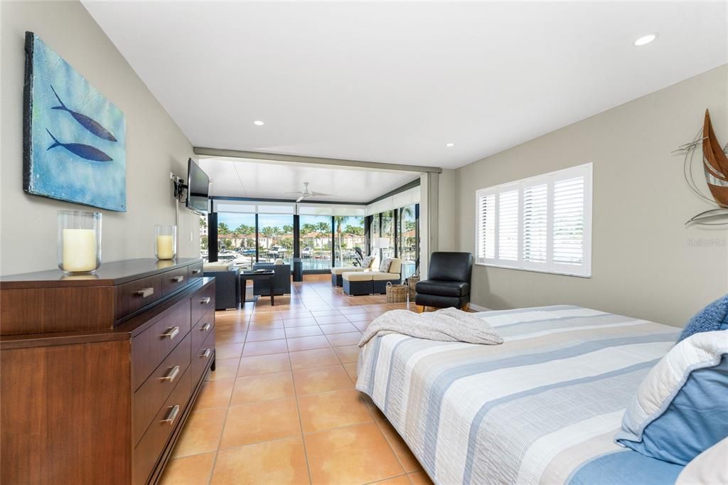 待售: $450,000 (3 贝兹, 2 浴室, 2592 平方英尺)