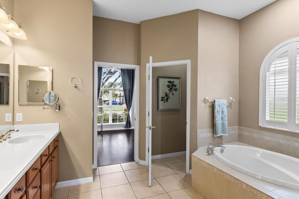 For Sale: $719,900 (4 beds, 3 baths, 2958 Square Feet)