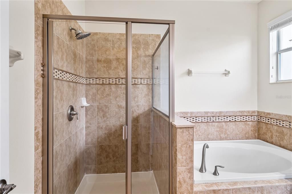 For Rent: $2,400 (4 beds, 3 baths, 2032 Square Feet)