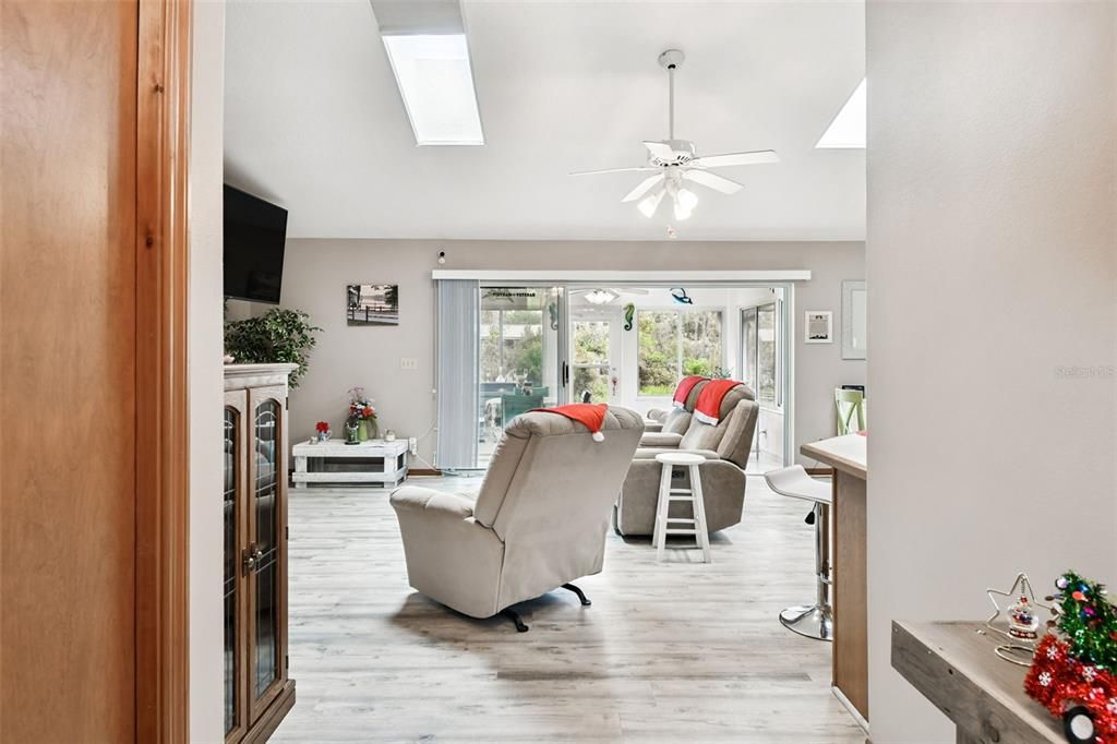 En Venta: $320,000 (3 camas, 2 baños, 1539 Pies cuadrados)