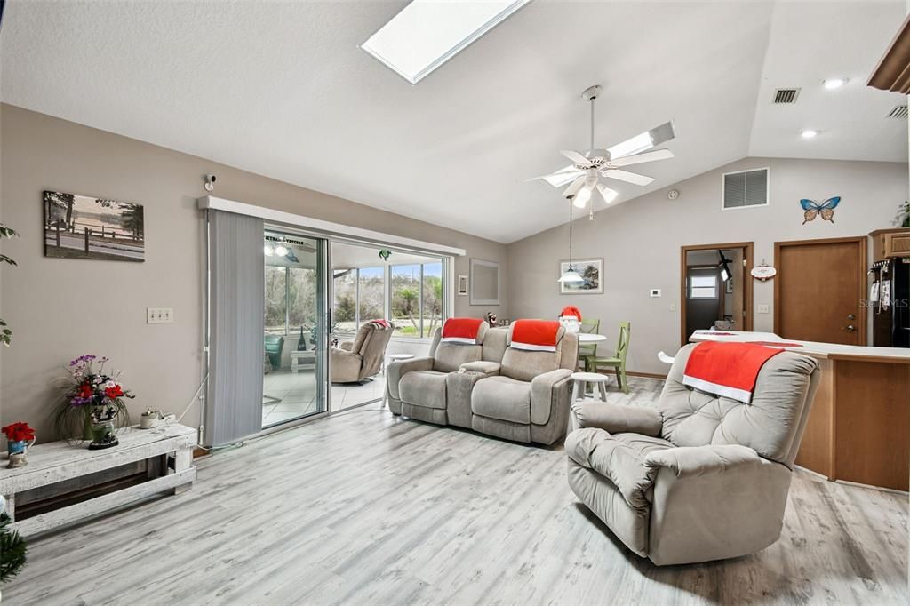 En Venta: $320,000 (3 camas, 2 baños, 1539 Pies cuadrados)