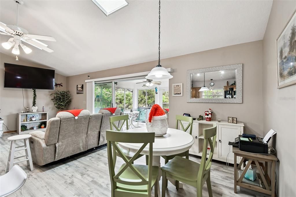 En Venta: $320,000 (3 camas, 2 baños, 1539 Pies cuadrados)