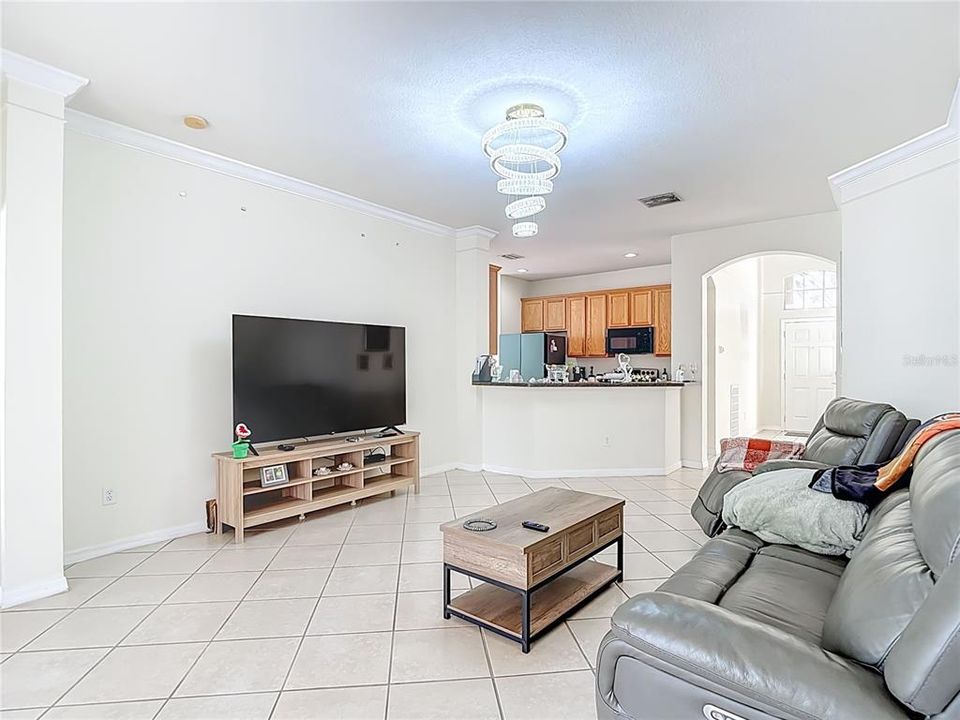 待售: $295,000 (3 贝兹, 2 浴室, 1722 平方英尺)